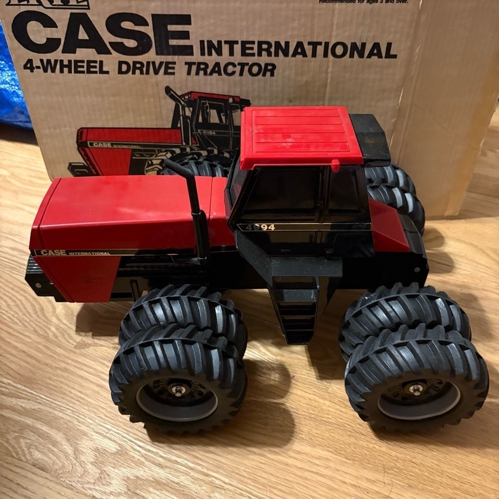 ERTL 1/16 CASE INTERNATIONAL 4994 COLLECTOR TRACTOR 1986 WIDE DUALS W/ Box